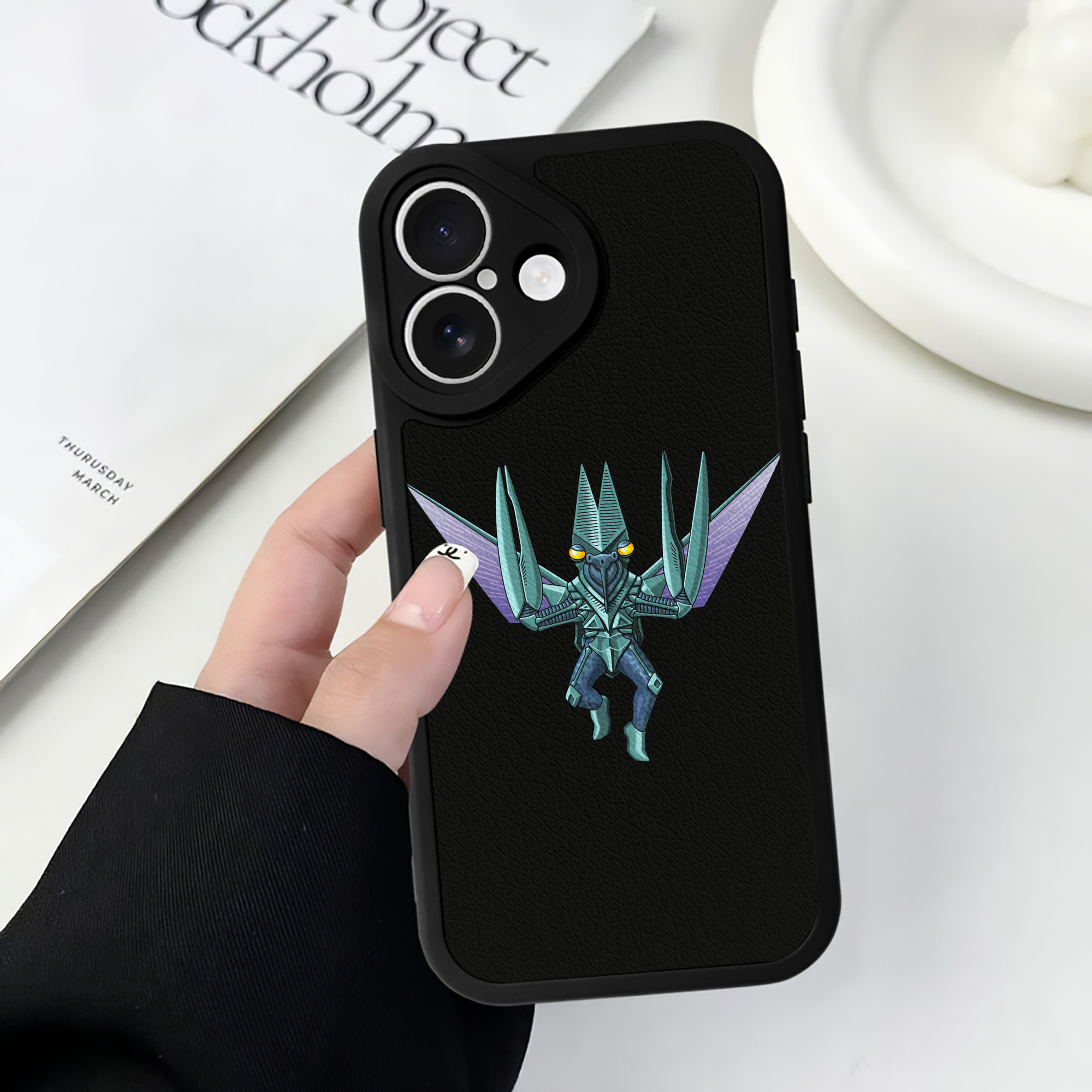 （画像用） ウルトラマン Ultraman 【iPhone 16シリーズ対応】シリコンスマホケース（レザー調） 材質：シリコン